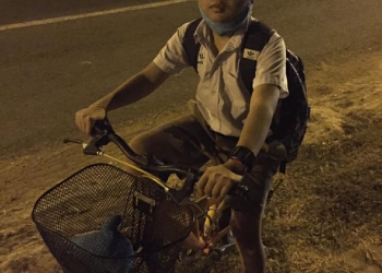 สุดหดหู่ หนูน้อย ป.4 ปั่นจักรยานจากอุบลฯ หวังตามหาแม่ที่กรุงเทพ โชคดีเจอพลเมืองดีเรียกจอดช่วยเหลือ ก่อนญาติตามมารับตัว