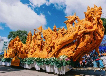 งานประเพณีแห่เทียนเข้าพรรษา อุบลราชธานี 2565